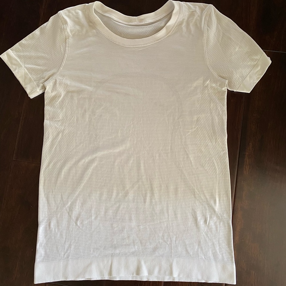 Lululemon white top